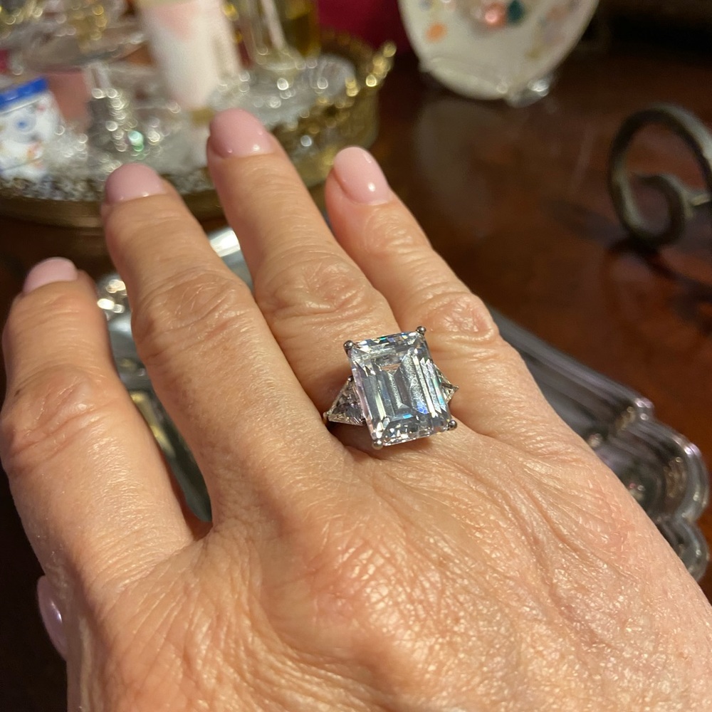 Beautiful Dana Tyler Diamond Ring